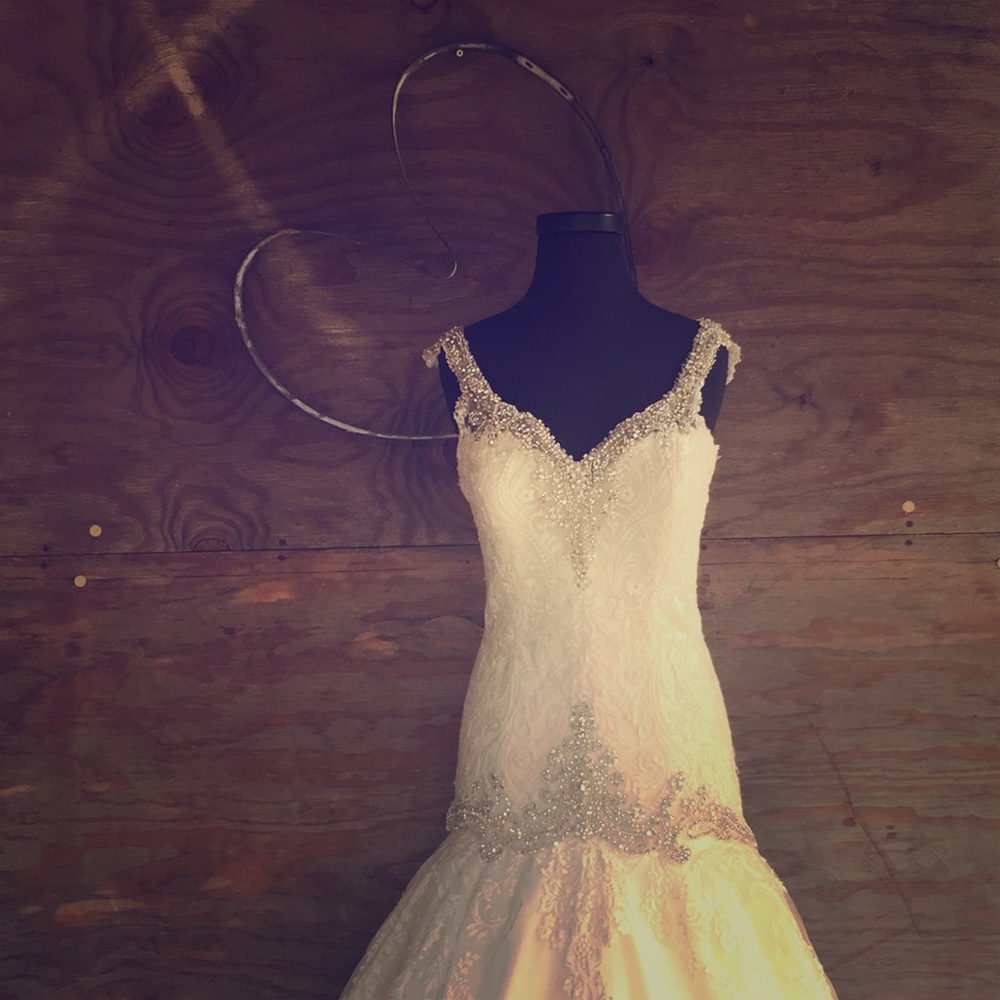 🆕 Allure Bridals 9127